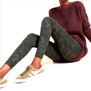Bagatelle Seamless High‎ Waist Camo Legging Small